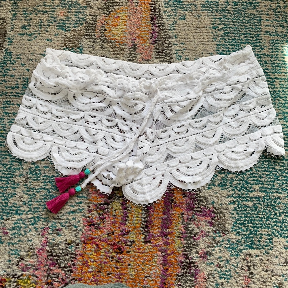 PilyQ lace shorts - NEVER WORN